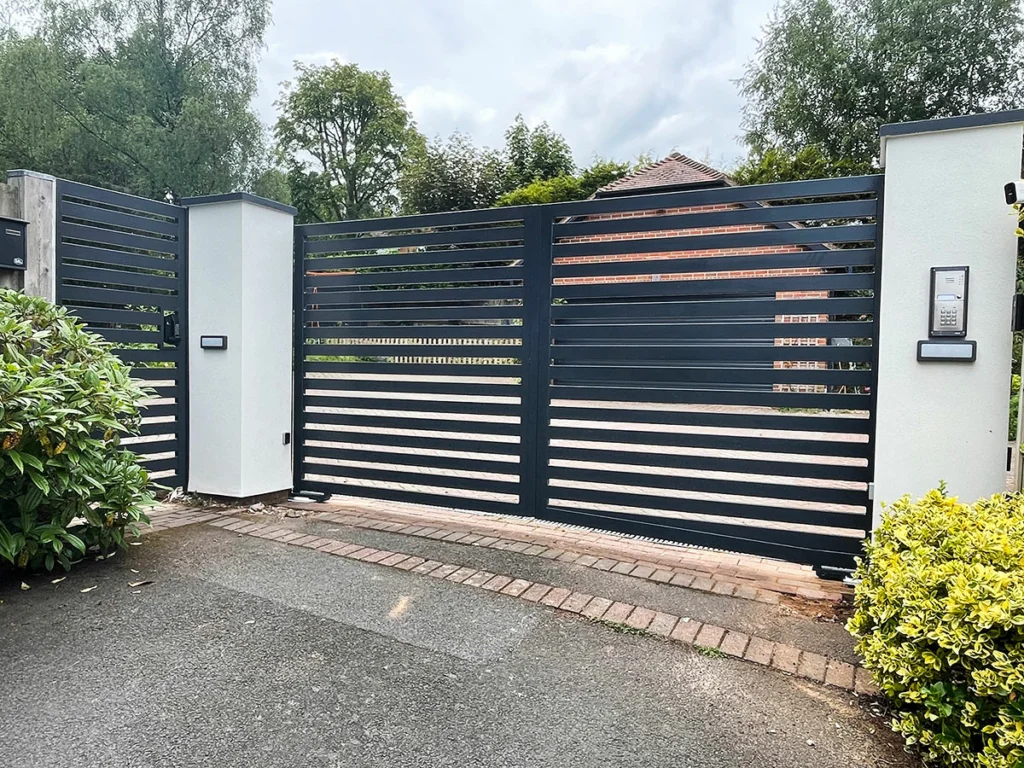 Custom gates installation - security and style